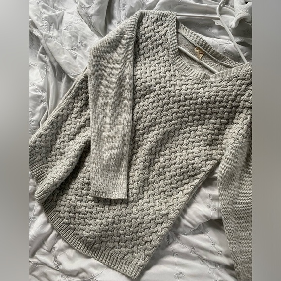 Sweater - Picture 2 of 5